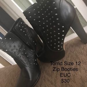 Black studded zip bootie heel